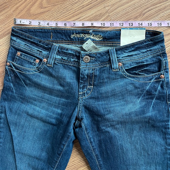 NWT American Eagle Super Low Rise Flare Jeans, Sz 10. - Picture 4 of 7